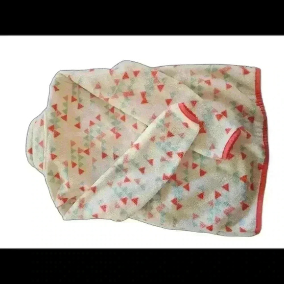 Eddie Bauer Youth Fleece Pullover with Geometric Print - Picture 2 of 3